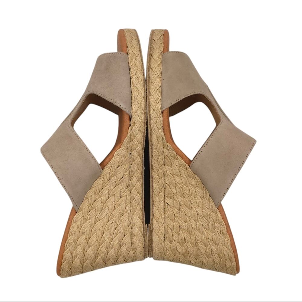 Andre Assous Alana Wedge Sandal - Picture 3 of 8